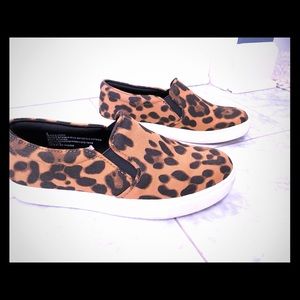 Leopard canvas print slip on sneakers